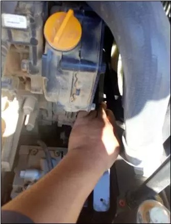 挖掘機(jī)水溫過高如何解決？
