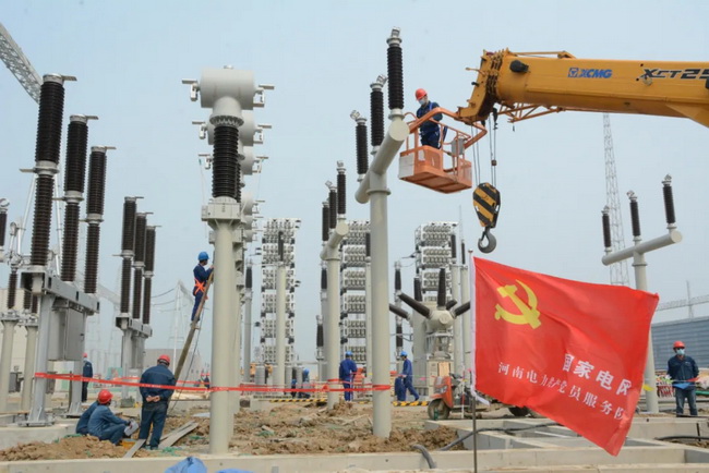 建設(shè)者爭分奪秒滿負(fù)荷作業(yè)，確保青豫特高壓直流工程如期投運