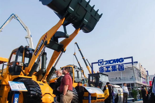 2005年，徐工全新推出的LW541F裝載機