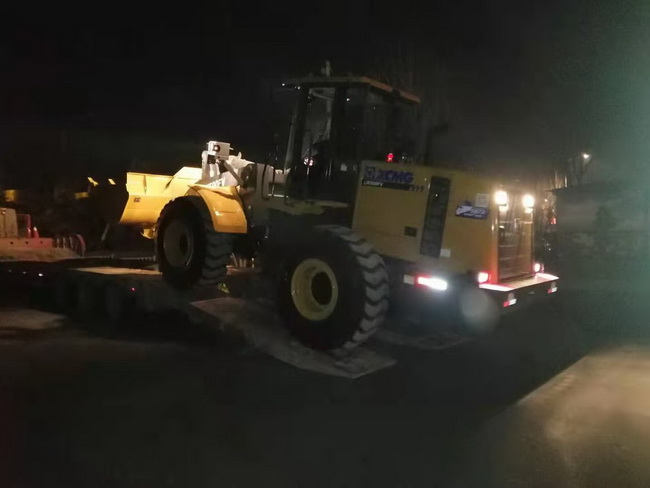 徐工LW500FV裝載機深夜交車