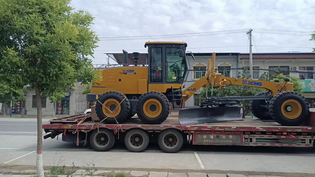 徐工GR1653Ⅱ平地機助力新鄉(xiāng)封丘道路建設